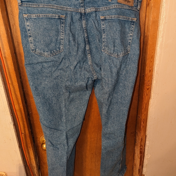 Wrangler jeans 42x30 - Picture 2 of 3